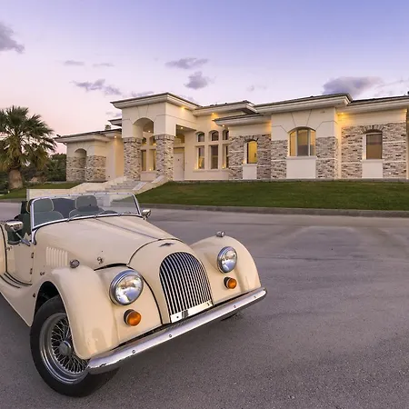 فيلة Don Mansion *